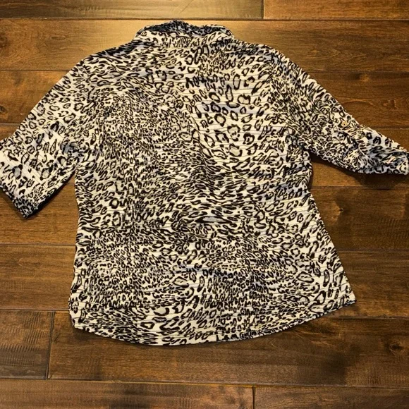 Rebecca Malone Black and White Animal Print Blouse size small - Picture 7 of 8